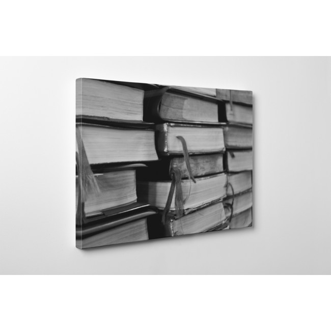 Könyvek feketén fehéren