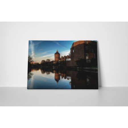 Folyóparti épületek