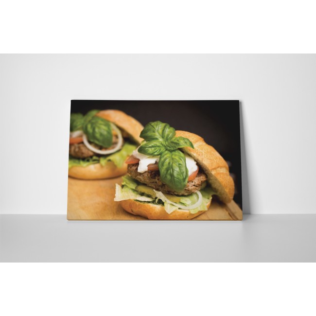 Hamburger bazsalikommal