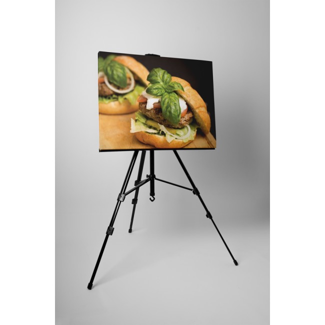 Hamburger bazsalikommal