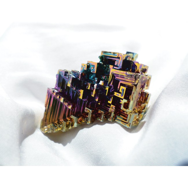 Színes kristály képződés