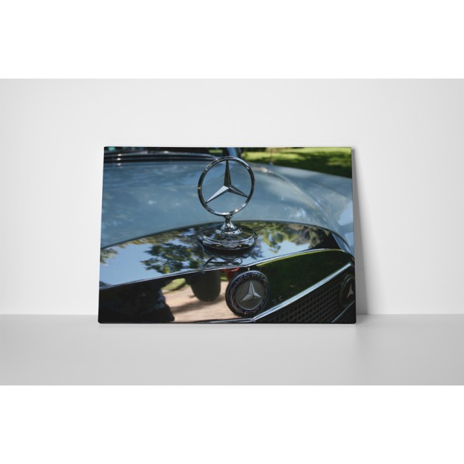 Elegáns Mercedes autó