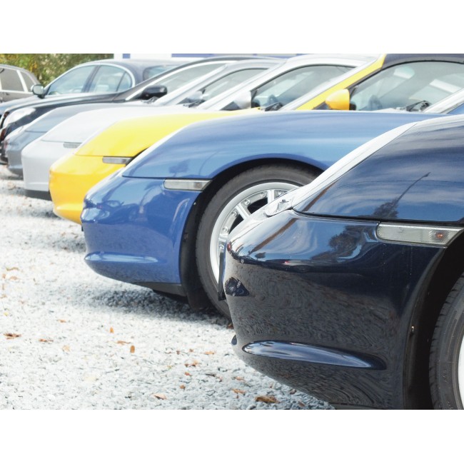 Porsche autók felsorakozva