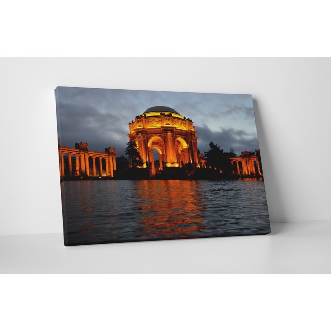 Pavilon az éjszakában