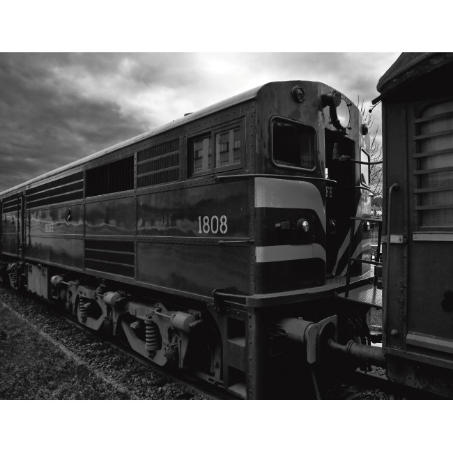 Fekete - fehér mozdony