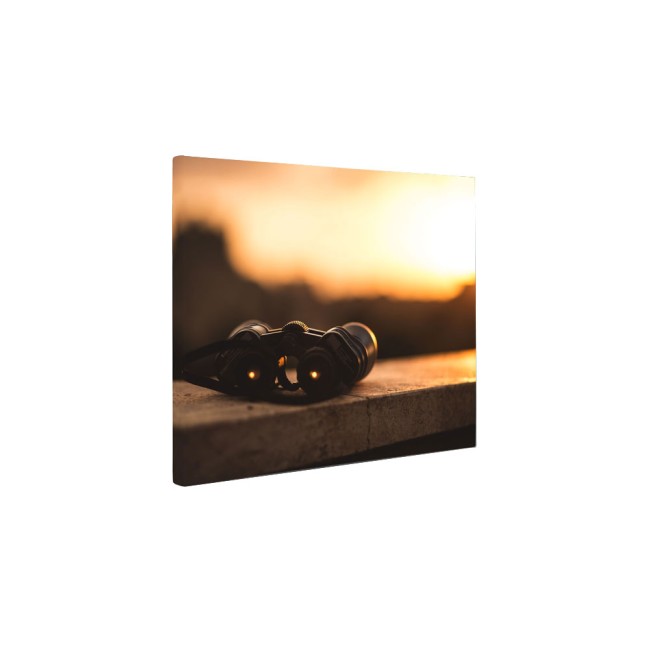 Távcső a napnyugtában