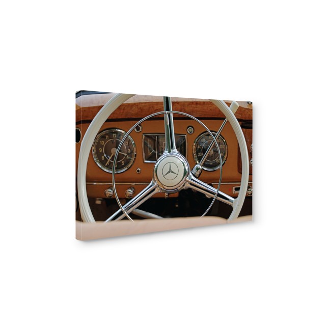 Klasszikus Mercedes volán