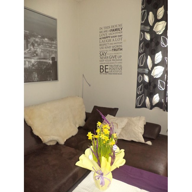 In This House - Házirend - Falmatrica / Faltetoválás -