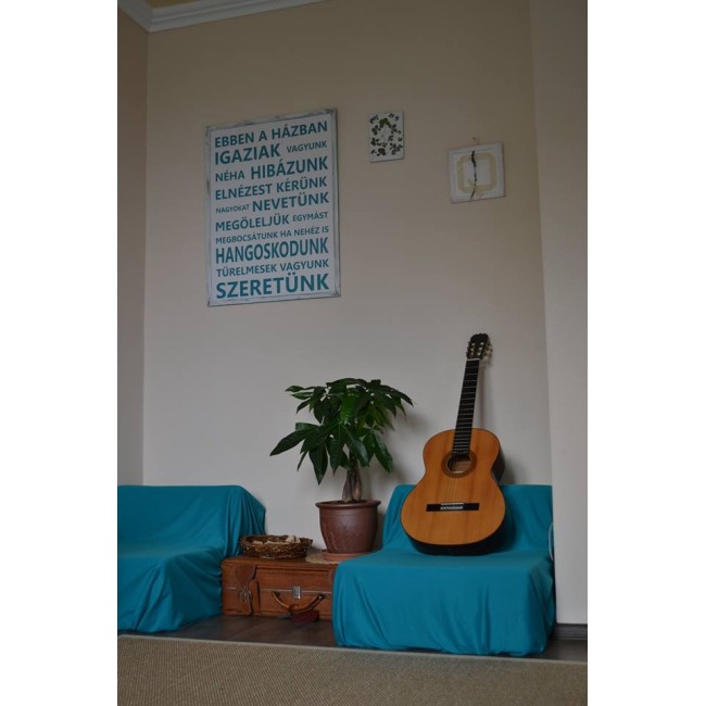 Ebben a házban - Falmatrica / Faltetoválás -