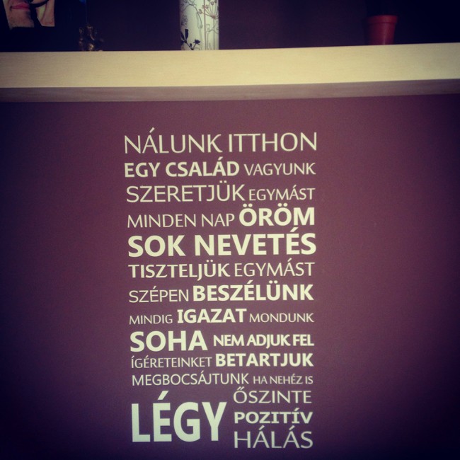 Nálunk itthon - Falmatrica / Faltetoválás